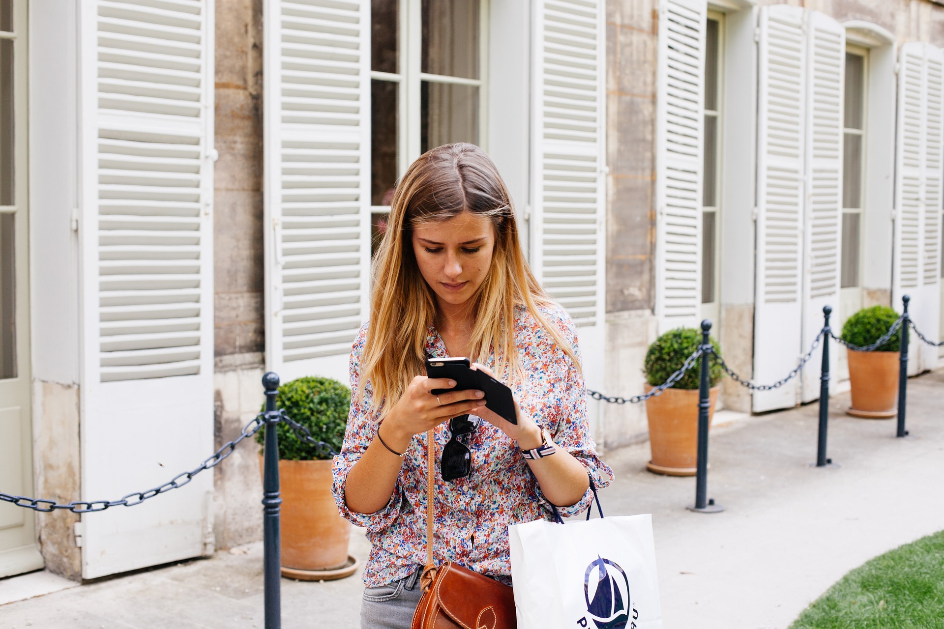 Are Smartphones and Tablets a pain in the neck?